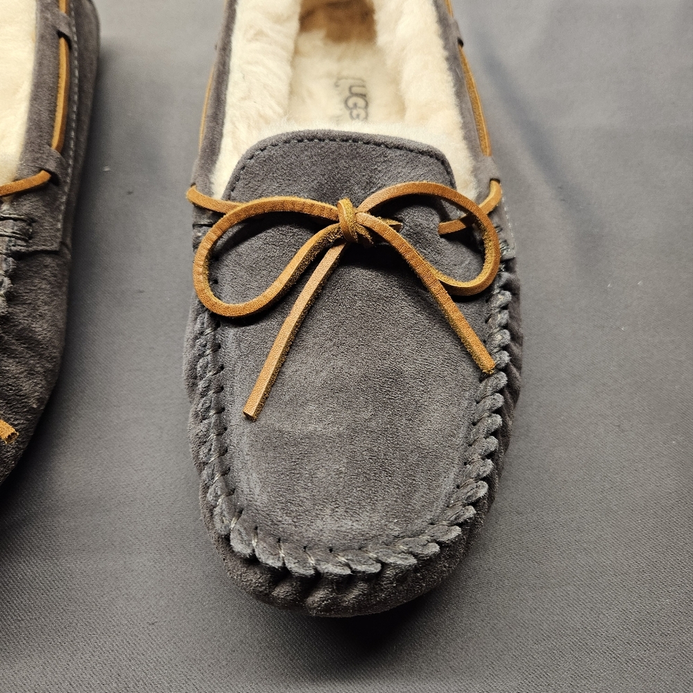 UGG Dakota Moccasins Sheepskin Slippers Women’s Size 8 / EUR 6.5 - Picture 5 of 8